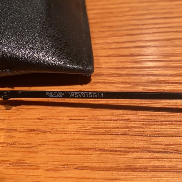 Vera Wang sunglasses - Picture 3 of 6